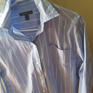 Banana Republic Cropped Blue and White Casual Button Down Shirt